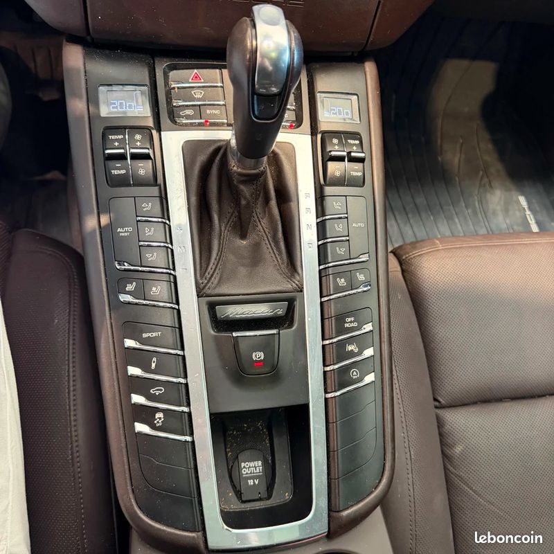 PORSCHE MACAN 3.0 V6 340 ch S PDK / TOIT OUVRANT / CAMERA DE RECUL / CUIR ETENDU (image 15)