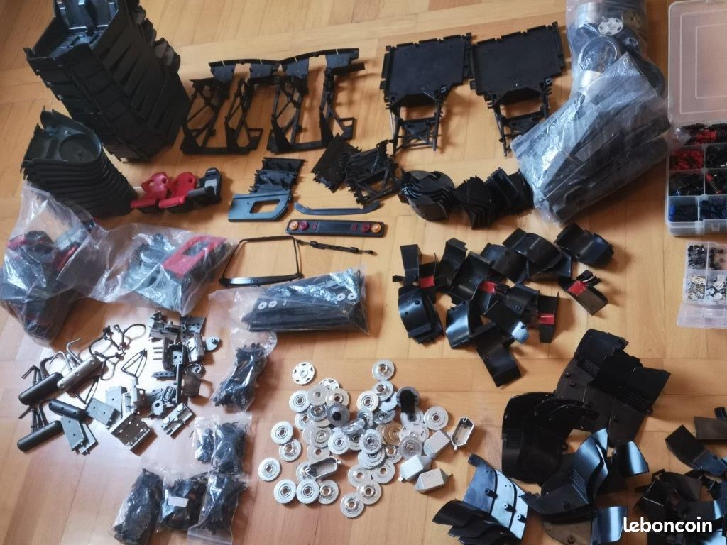 Pièces détachées Pocher 1/8 Porsche et F40 et Testararossa (image 1)