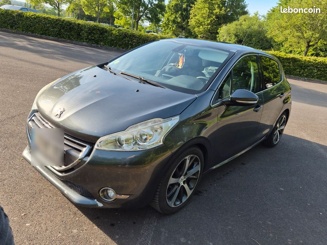 Peugeot 208, Féline, toutes Options (image 2)