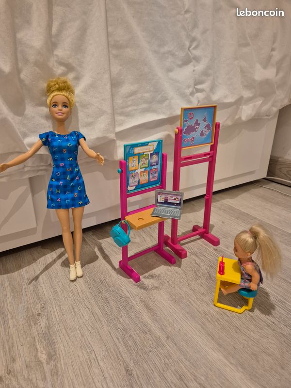 Barbies école (image 2)