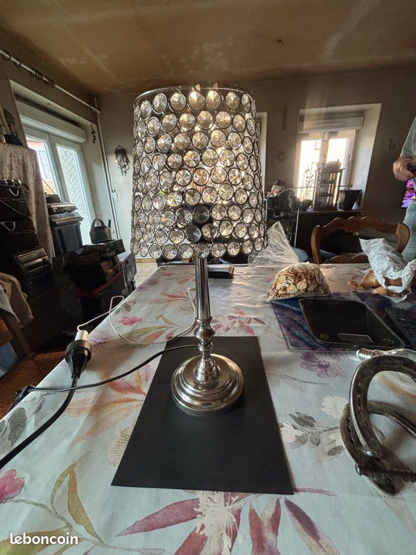 Superbe Lampe de Table Style Cristal – Illuminez votre Intérieur avec Élégance (image 2)