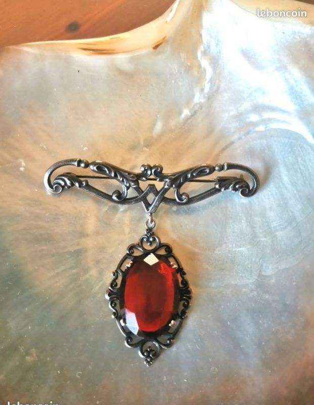 Superbe Broche Début 1900 En Métal Argenté – Occasion – Style Vintage