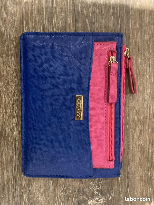 Pochette GUESS (image 1)