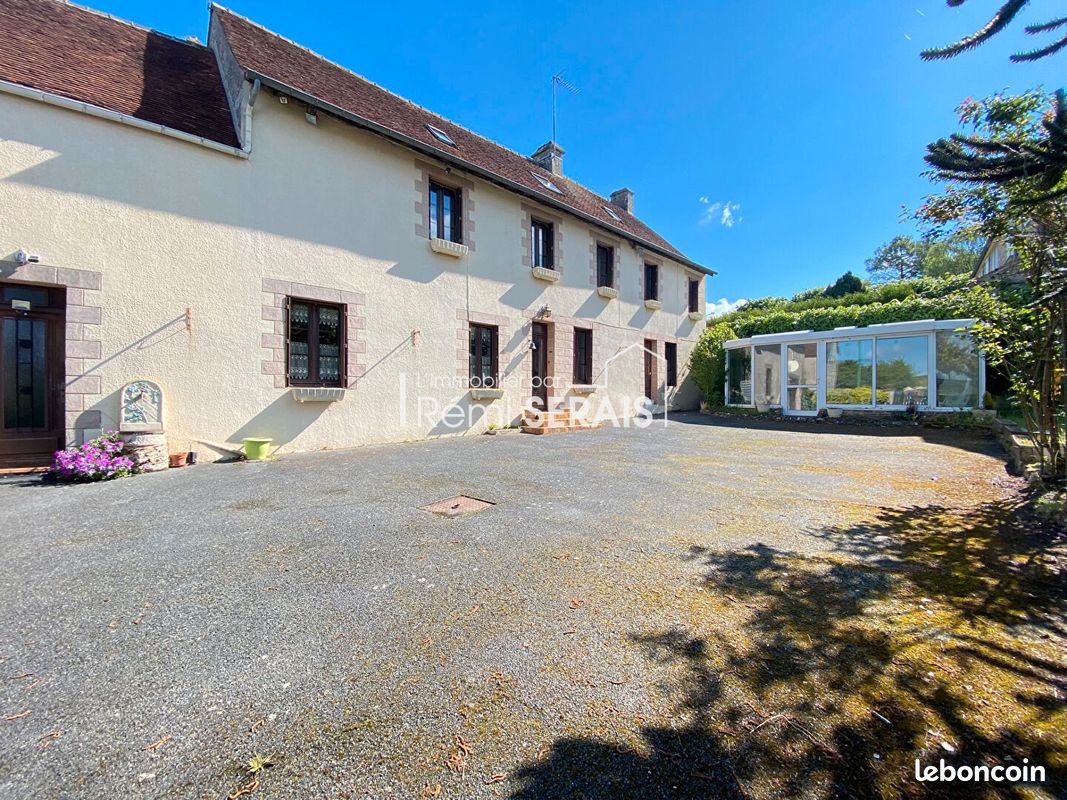 Maison 8 pièces 186 m² · à Fleuré · 186 m² · 149 800 €