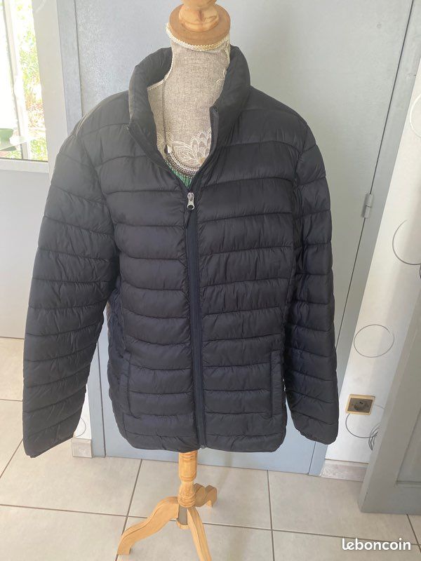 Doudoune noire taille 46 (image 1)