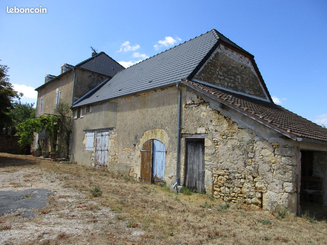Maison 6 pièces 208 m² · à Salignac-Eyvigues · 208 m² · 50 000 €