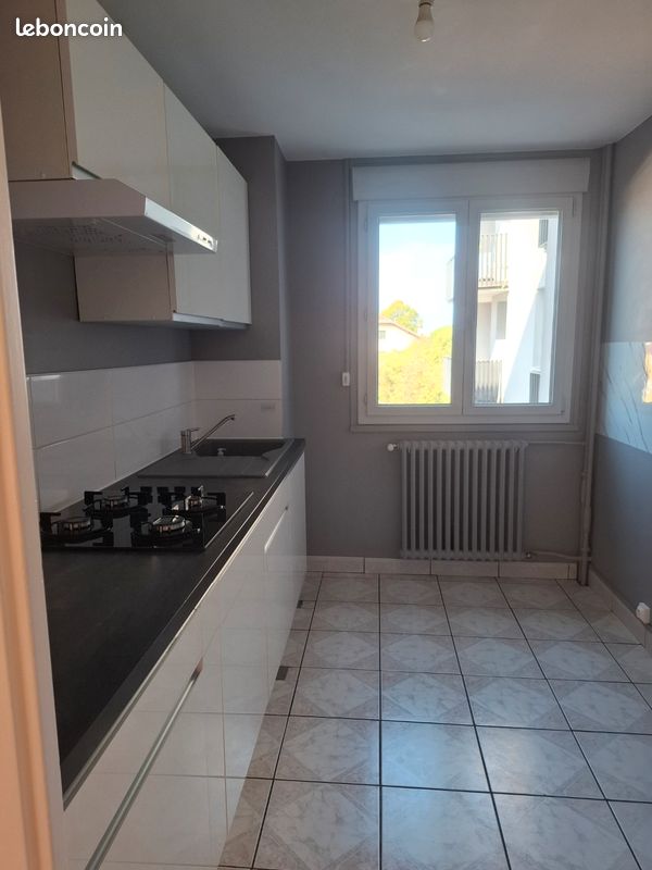 Appartement 3 pièces 53 m² · à Vaulx-en-Velin · 53 m² · 860 €/mois