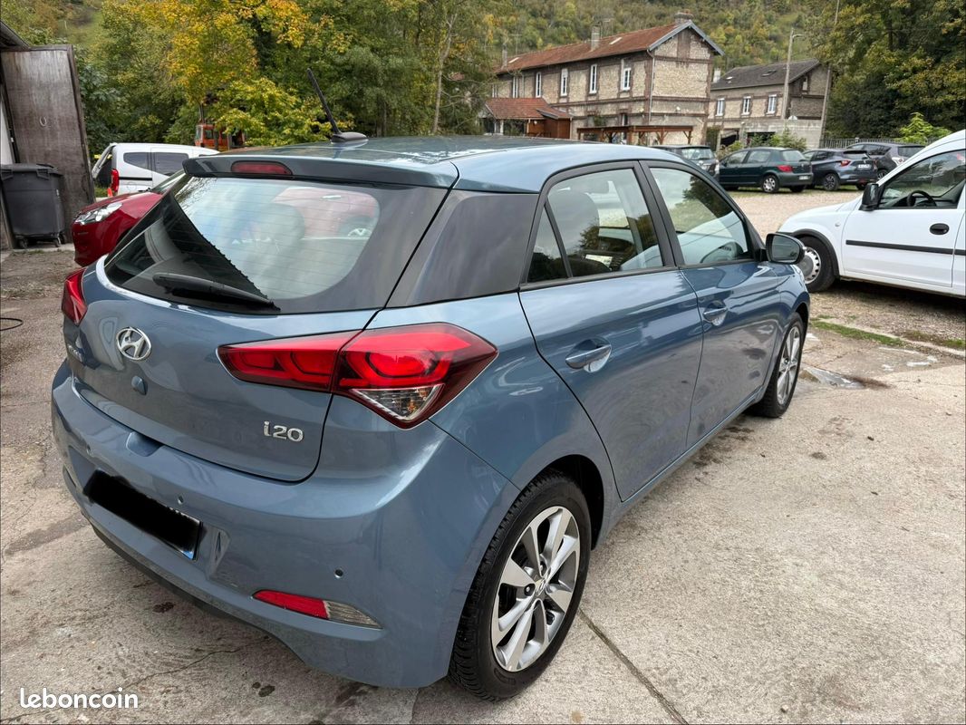 HYUNDAI i20 (image 2)