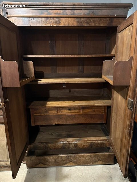 Armoire plaquée noyer (image 1)