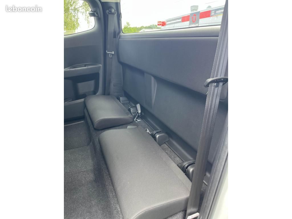 ISUZU D-MAX * 33 325 HT* SPACE EVOLUTION 2.2 DMS M/T 4x4 MY2026 Euro6e-bis (image 5)