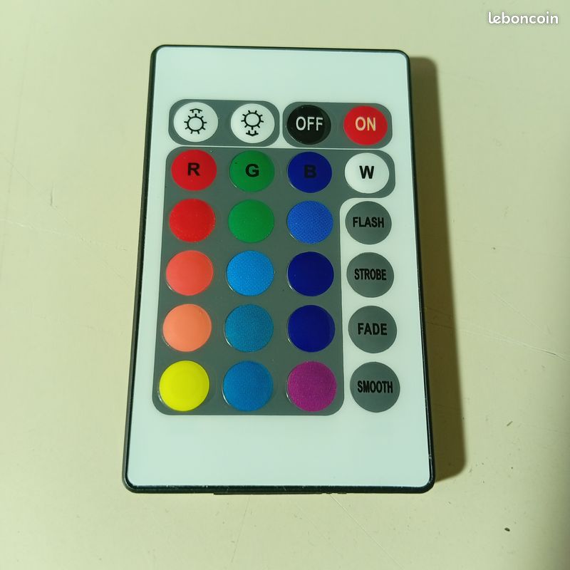 Neuve télécommande pour lampe ruban bandeau led ... (image 1)