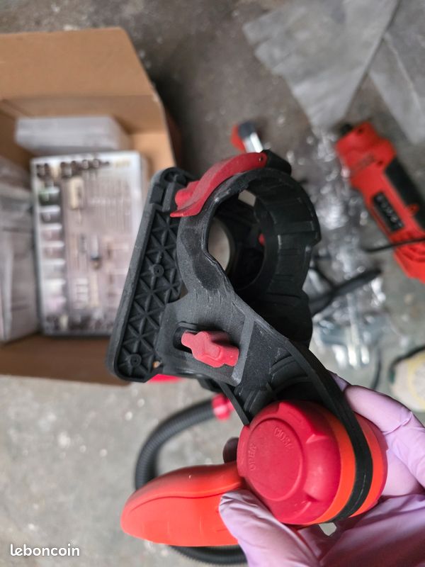 Outil multifonction rotatif électrique 600W, idéal pour les travaux de précision : découpe, ponçage, polissage, gravure, perçage ou petits travaux de bricolage (image 6)