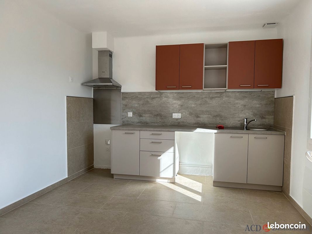 Maison 3 pièces 79 m² · à Ventabren · 79 m² · 1 300 €