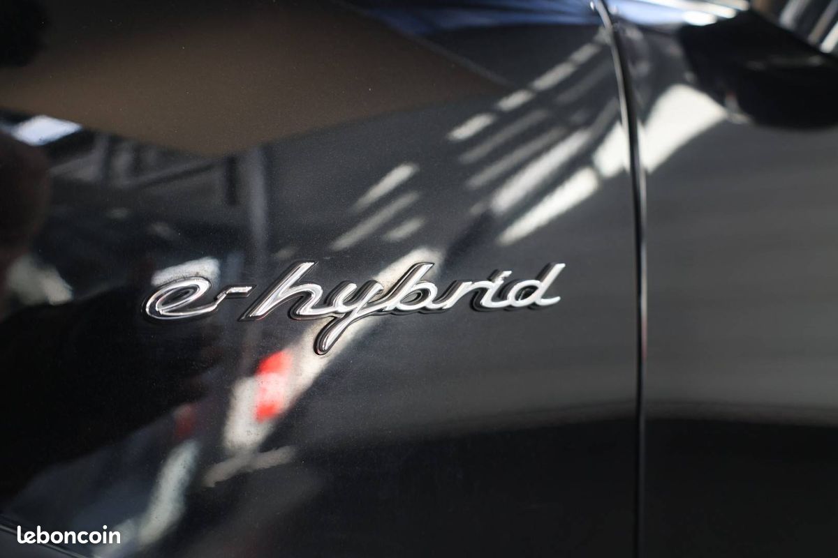 PORSCHE Cayenne Coupe E-Hybrid 4.0 V8 680 ch Tiptronic BVA Turbo S (image 33)