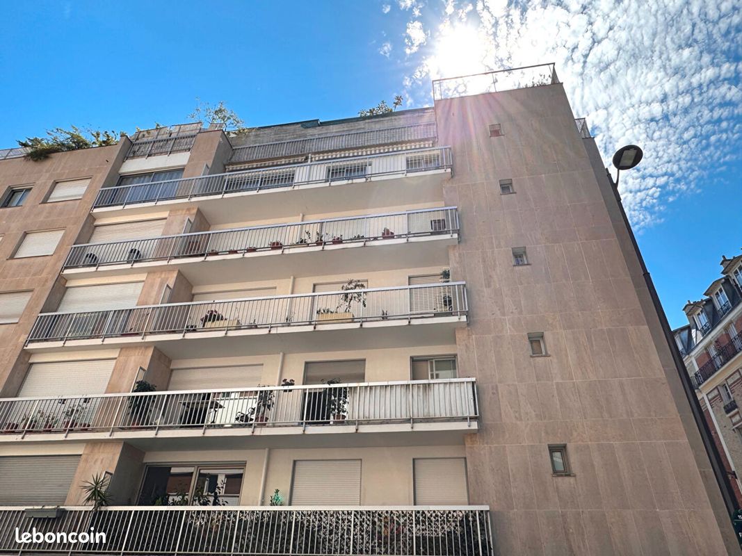 Parking 15 m² · à Paris · 15 m² · 110 €/mois