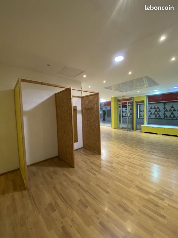 Local commercial 1 pièce 64 m² · à Poitiers · 64 m² · 890 €/mois