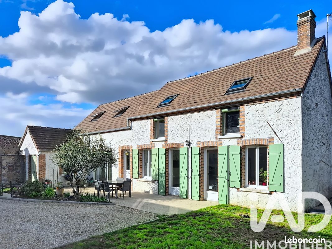 Maison 5 pièces 124 m² · à Villeneuve-la-Guyard · 124 m² · 219 000 €