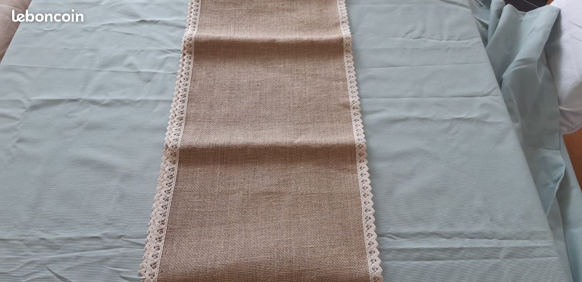 7 Nappes 2.80x1.60 et 9 chemin de table 2.8x0.40 (image 5)
