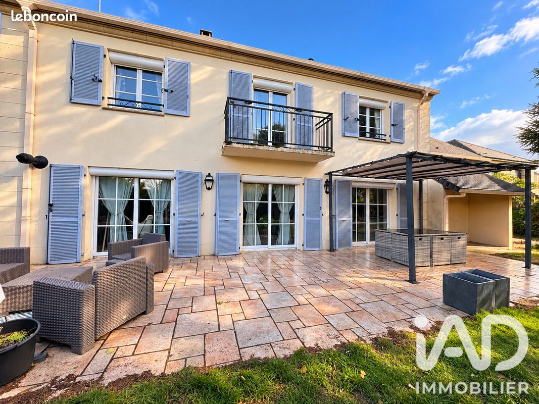 Maison 9 pièces 224 m² · à Boutervilliers · 224 m² · 399 000 €