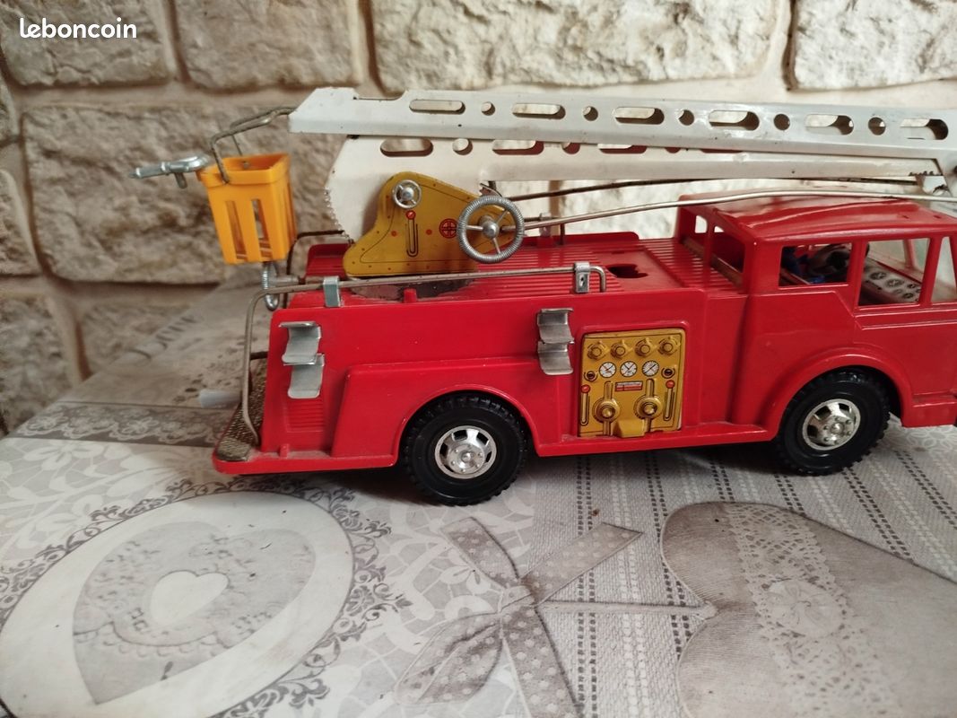 JOUET ANCIEN TÔLE Plastique Camion De Pompier Made in GDR EUR 55,00