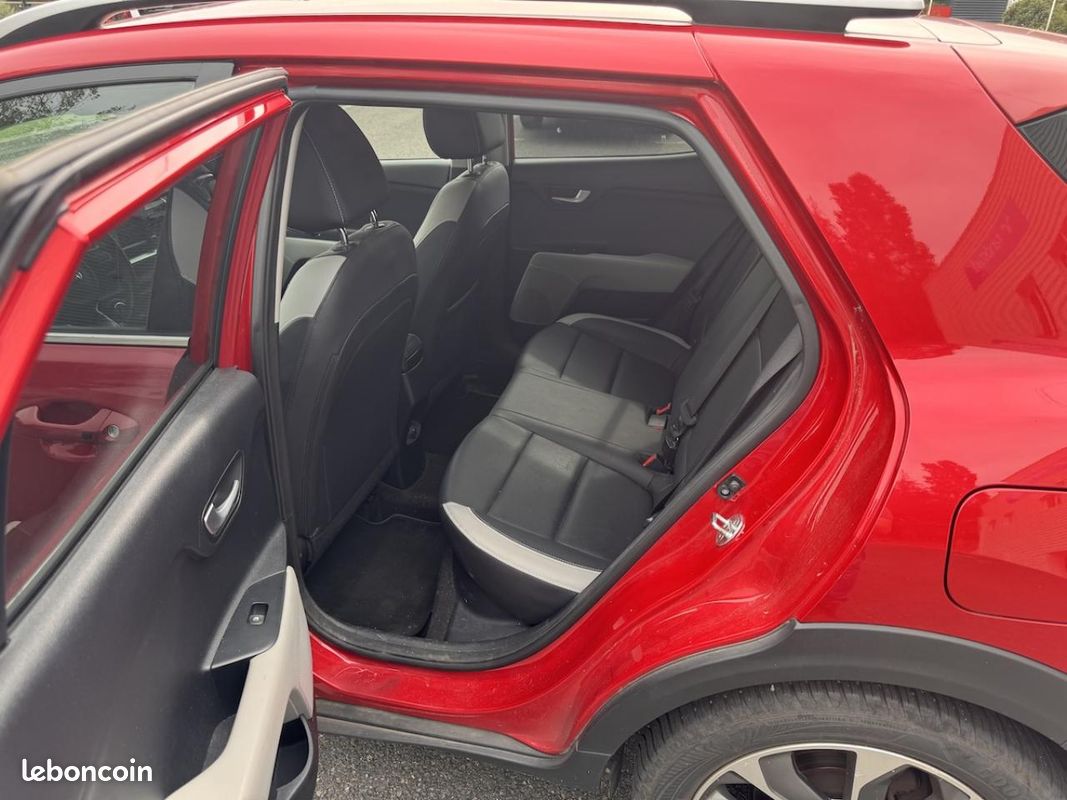 Kia stonic kia 1.0 t-gdi 120 premium dct bva isg (image 14)