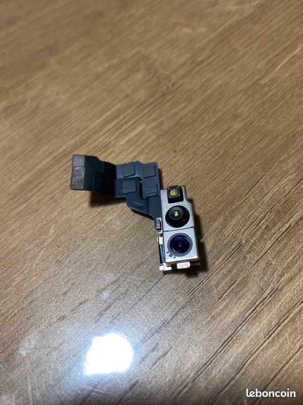 Camera avant IPhone 14 Pro (image 1)