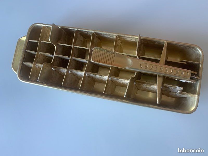 Bac à glaçons à compartiments dorés - Quickcube (vintage