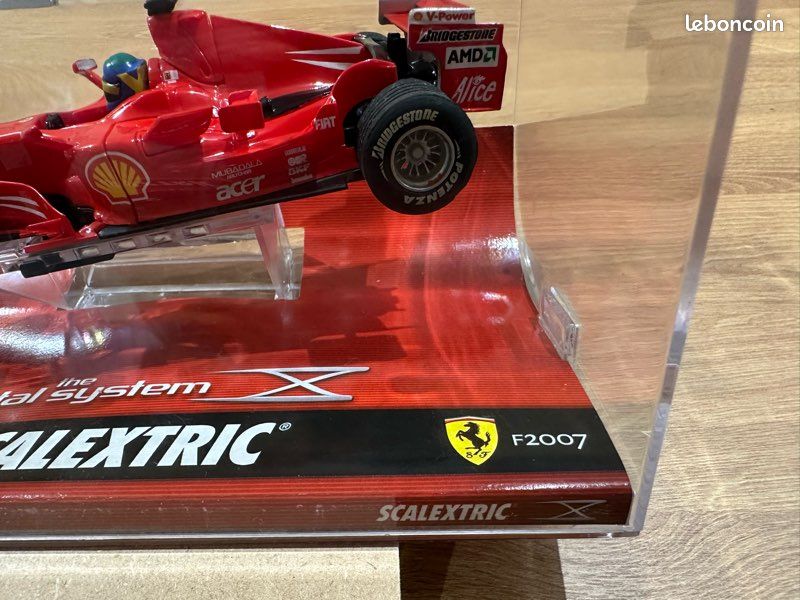 Voiture Slot Scalextric Digital système Formule 1 Ferrari (image 2)