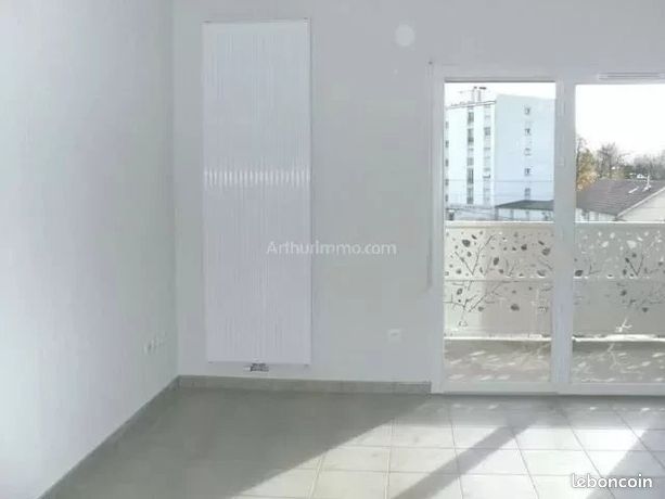 https://img.leboncoin.fr/api/v1/lbcpb1/images/3f/33/6f/3f336f267bd4d6cd9fa694ee5bbda7a0f4ebdf29.jpg?rule=ad-image
