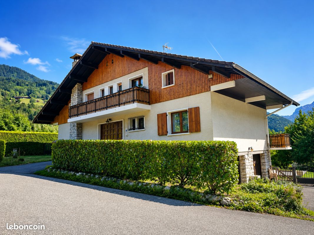 Maison 9 pièces 214 m² · à Thônes · 214 m² · 925 600 €