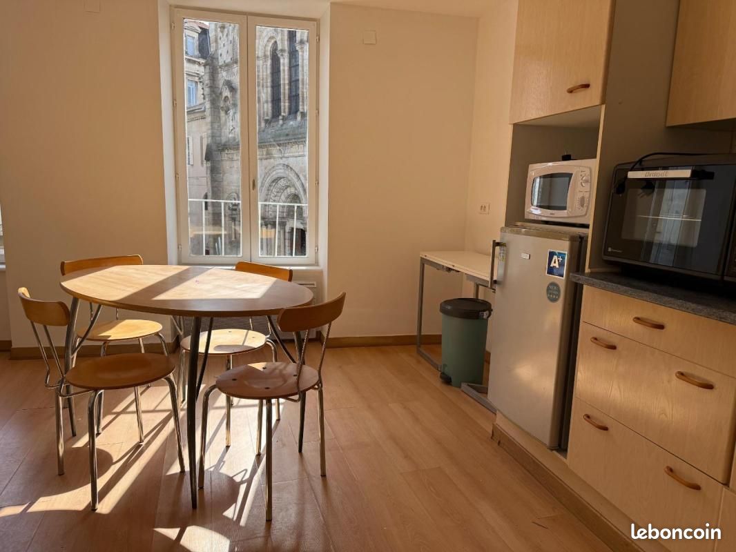 Appartement 2 pièces 30 m² · à Aubenas · 30 m² · 382 €/mois