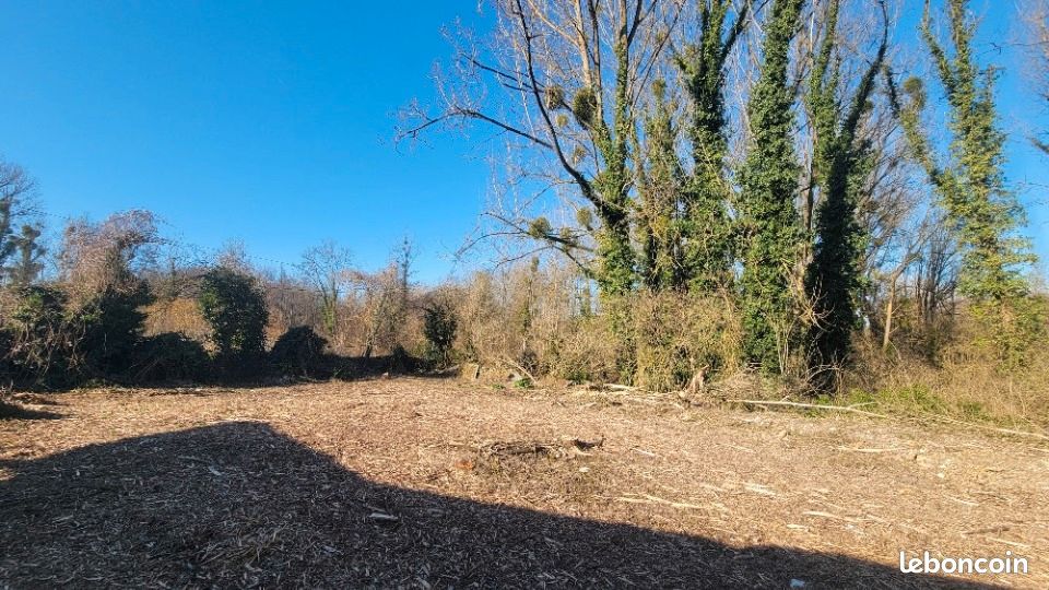 Terrain 867 m² · à Ocquerre · 62 000 €