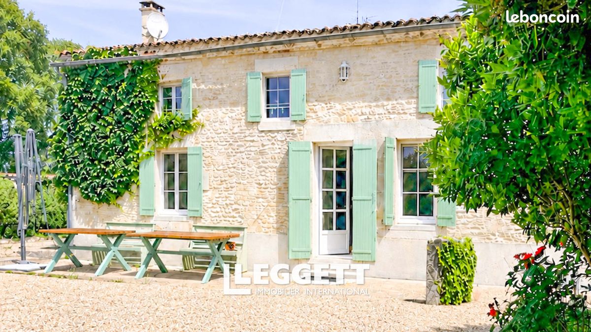 Maison 8 pièces 193 m² · à Aumagne · 193 m² · 323 300 €