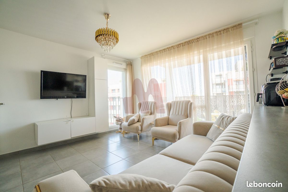 Appartement 4 pièces 75 m² · à Vaulx-en-Velin · 75 m² · 239 000 €