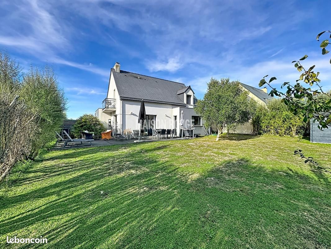 Maison 6 pièces 121 m² · à Saint-Coulomb · 121 m² · 544 960 €