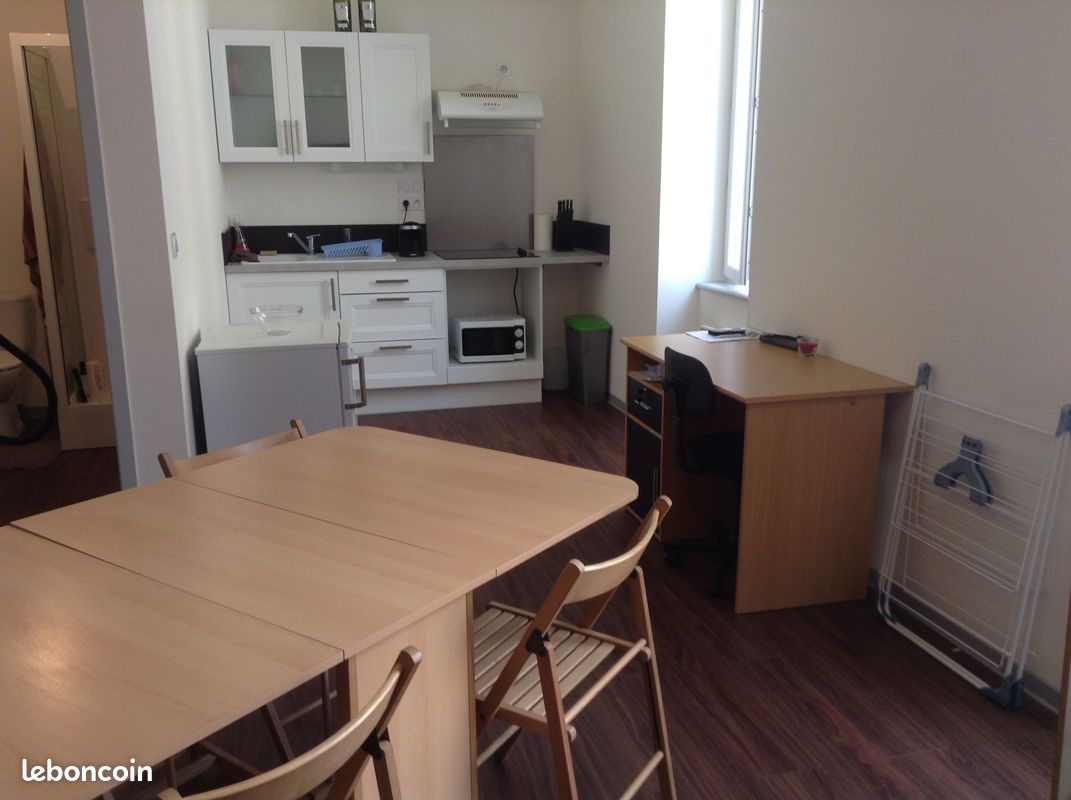 Appartement 1 pièce 42 m² · à Saint-Affrique · 42 m² · 410 €/mois