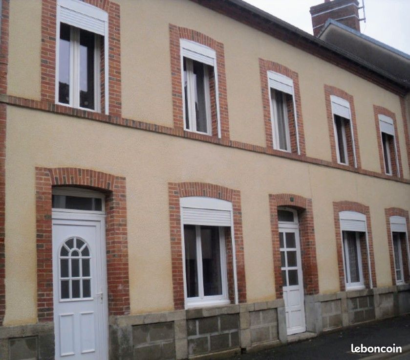 Maison 4 pièces 125 m² · à Chéniers · 125 m² · 76 000 €