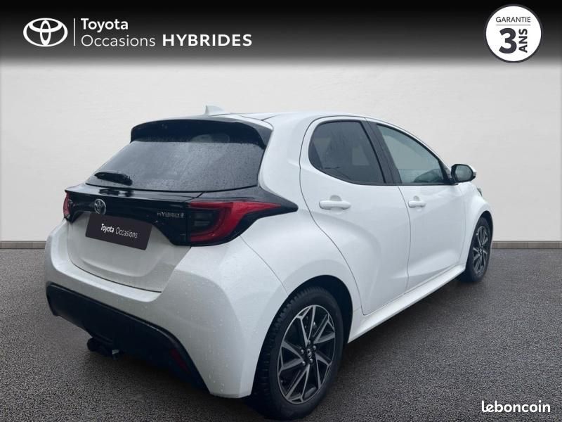 Toyota Yaris 116h Design 5p MY22 (image 18)