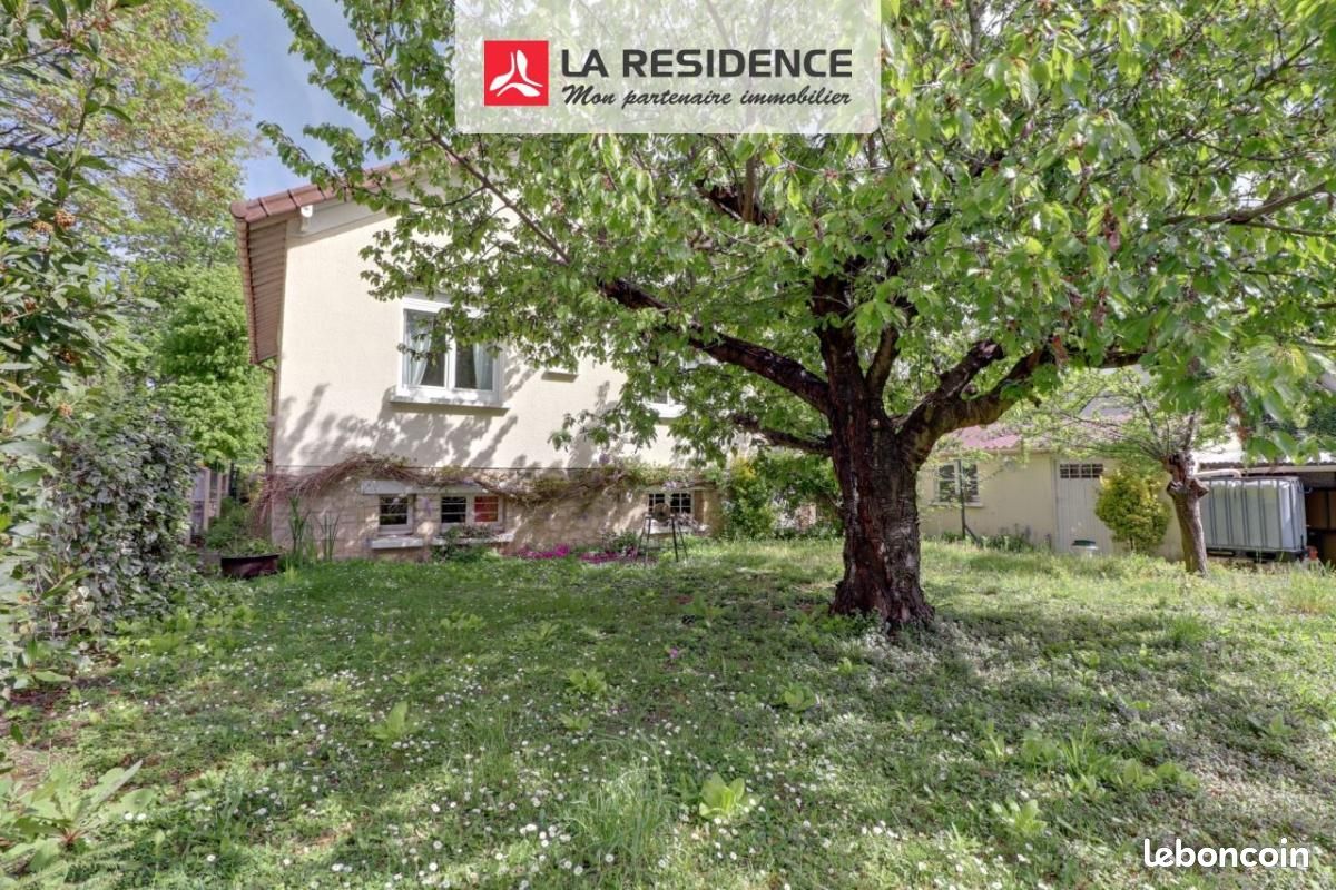 Maison 7 pièces 107 m² · à Maurecourt · 107 m² · 420 000 €