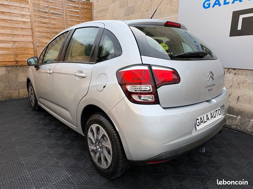 CITROËN C3 II 1.2 e-VTi Exclusive Entretien/CarPlay/Caméra/Clim/Crochet CT:OK GARANTIE 6 mois (image 2)
