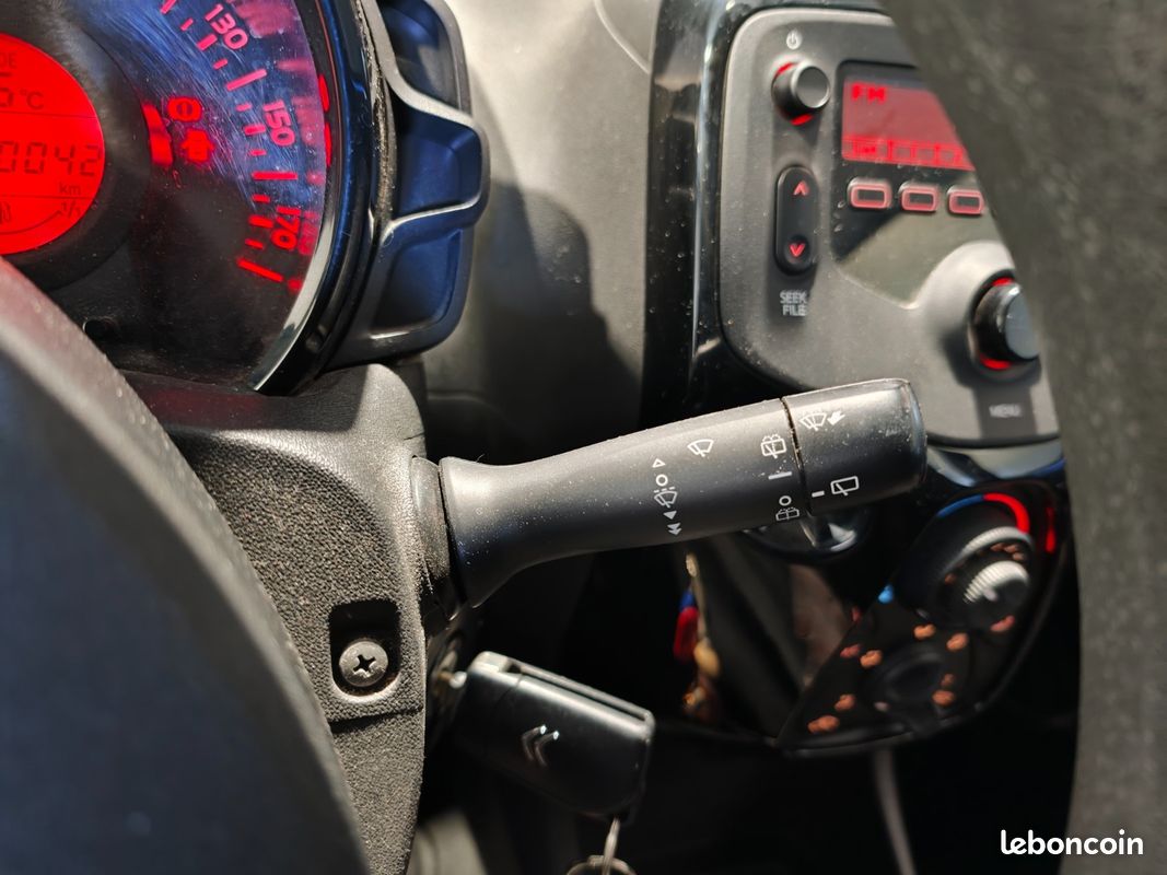 CITROEN C1 VTi 72 ch Feel / RADARS DE RECUL ARRIERE / CLIM MANUELLE / LIMITEUR DE VITESSE / MOTEUR A CHAINE (image 14)