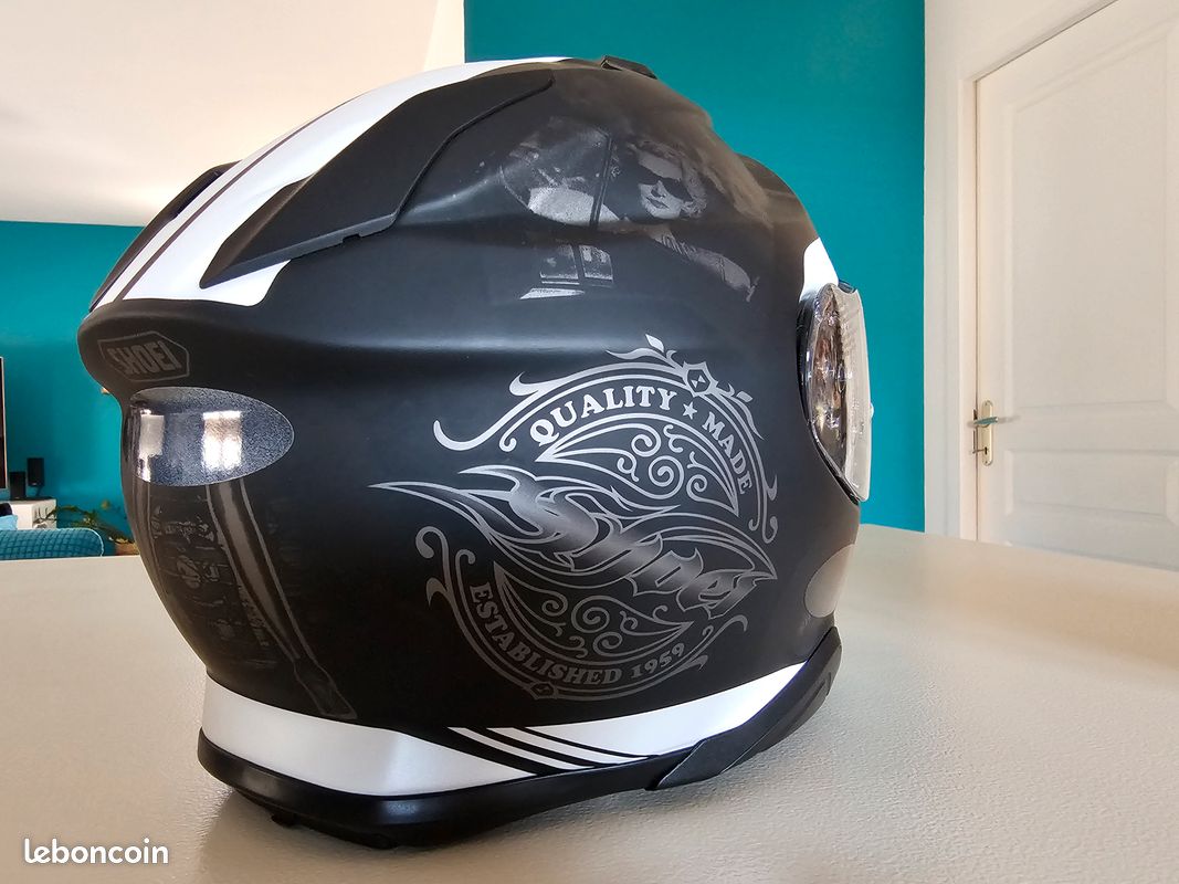 casque shoei gt-air 2 - reminisce Helmets Helmet face motorcycle helmet with an AIM shell made from multi composite fibre in various layers for optimum rigidity and shock absorbency SHOEI GT-Air 3 Realm