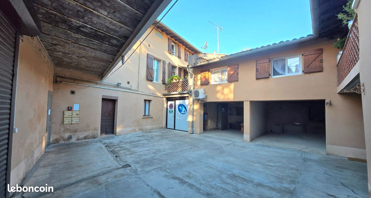 Immeuble 10 pièces 325 m² · à Gaillac · 325 m² · 365 000 €