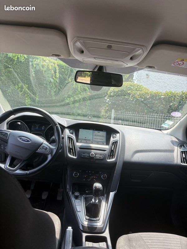 Ford Focus 1.0 EcoBoost Titanium (image 3)