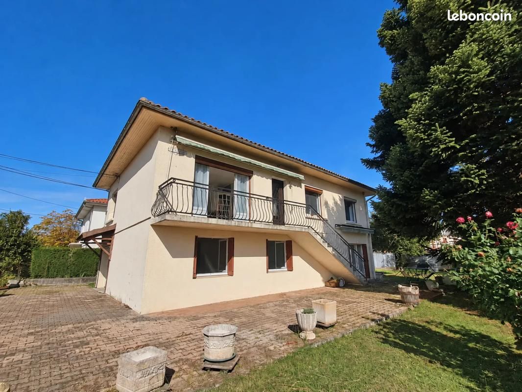 Maison 7 pièces 147 m² · à Montréjeau · 147 m² · 172 000 €