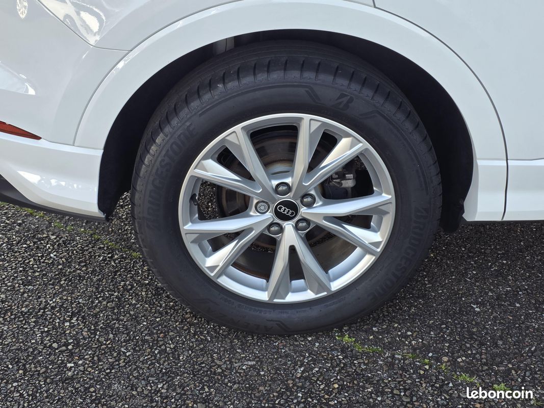 AUDI Q3 35 TDI 150 ch S tronic 7 S line (image 9)