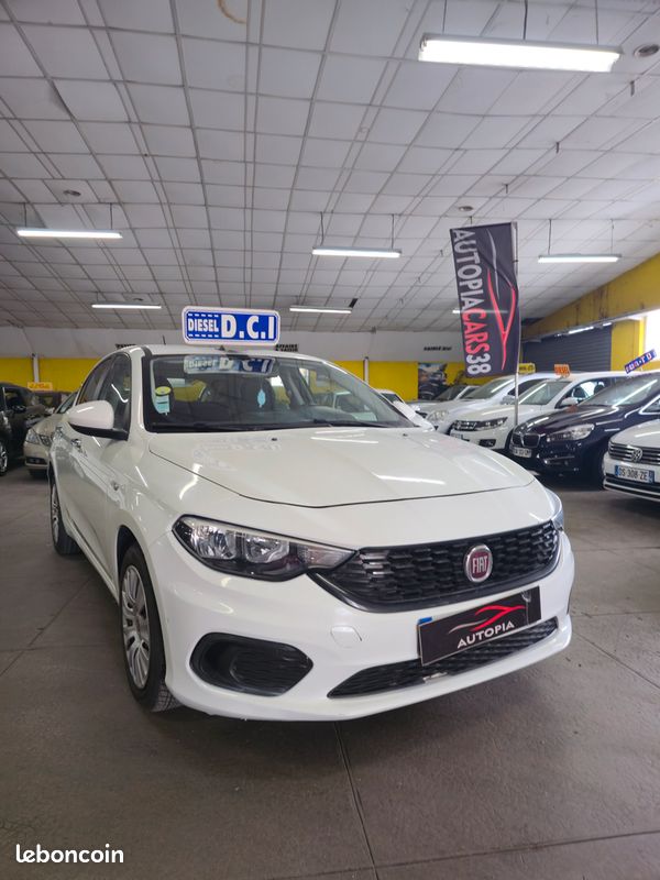 Fiat Tipo 1.3 multijet jtd 95ch pack clim NAVI PRO 5p, BV5 2PLACES DRIVE VP 2 °main ECRAN TACTILE BLANC , 5cv, 5 portes, mise en circulation le 30-06-2018, le prix 4490TTC (image 1)