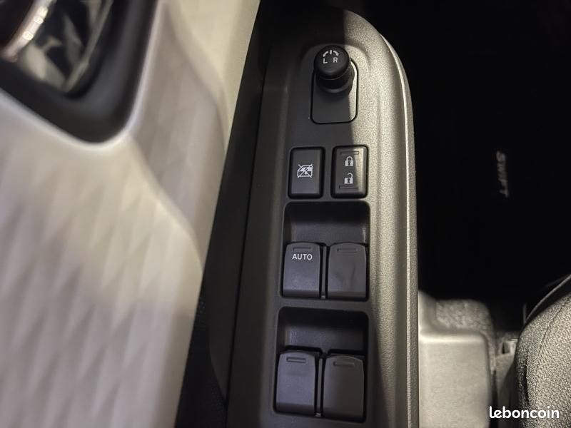 Suzuki Swift 1.2 Hybrid 83ch Avantage (image 25)
