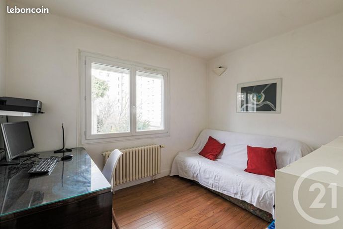 Maison 9 pièces 220 m² — 12
