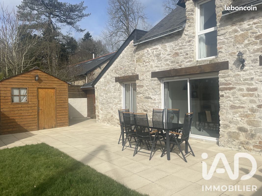 Maison 6 pièces 143 m² · à Vigneux-de-Bretagne · 143 m² · 364 500 €